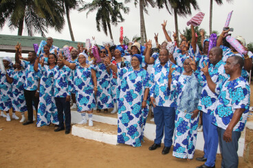 FÊTE DES MÈRES À AZITO : LES FEMMES DU FPI CULTIVENT LA FRATERNITÉ ET L’ENGAGEMENT